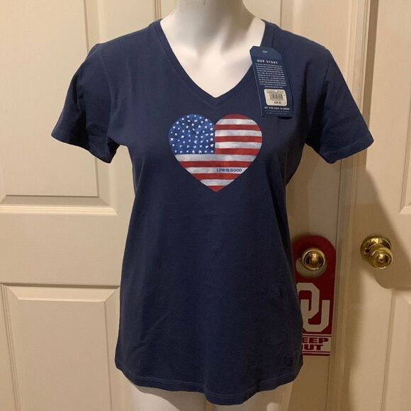 Life is good crusher watercolor flag T-shirt. Small - Picture 1 of 9